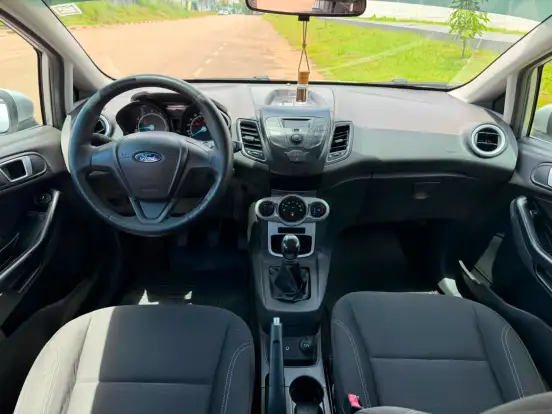 FORD-FIESTA-2014