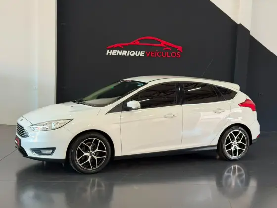 FORD FOCUS 2.0 TITANIUM FASTBACK 16V FLEX 4P POWERSHIFT FORD FOCUS 2.0 TITANIUM FASTBACK 16V FLEX 4P POWERSHIFT