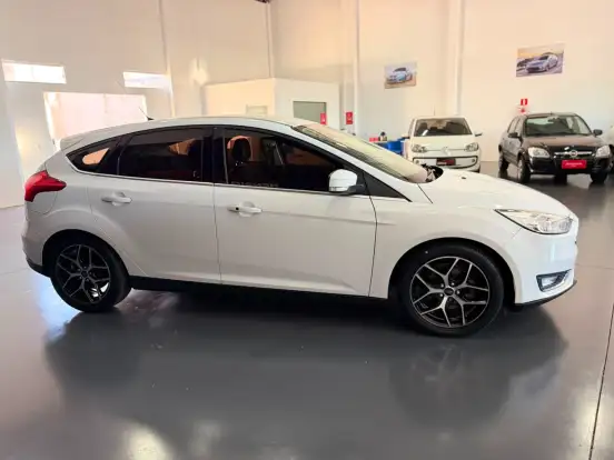 FORD-FOCUS-2.0 TITANIUM FASTBACK 16V FLEX 4P POWERSHIFT FORD-FOCUS-2015