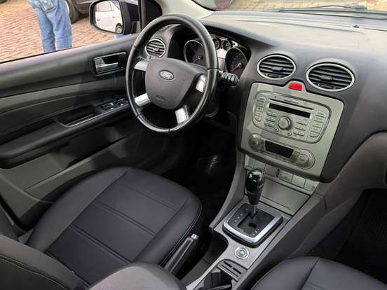 FORD-FOCUS-2.0 GLX SEDAN 16V FLEX 4P AUTOMÁTICO FORD-FOCUS-2011