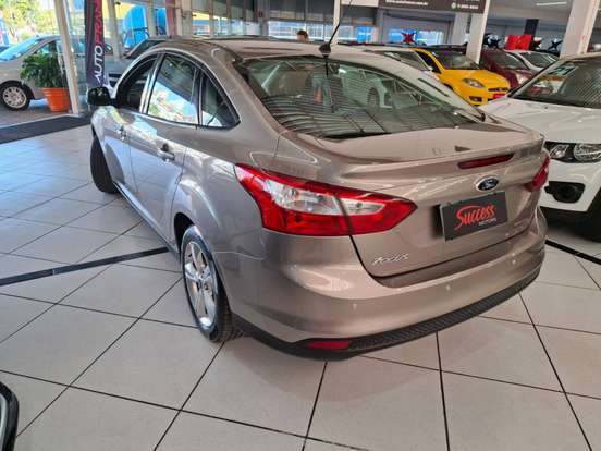 FORD-FOCUS-2.0 S SEDAN 16V FLEX 4P POWERSHIFT FORD-FOCUS-2013