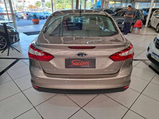 FORD-FOCUS-2.0 S SEDAN 16V FLEX 4P POWERSHIFT FORD-FOCUS-2013