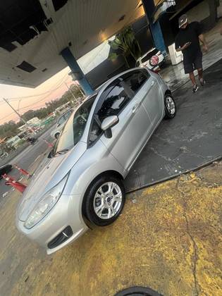 FORD FIESTA 1.6 SE HATCH 16V FLEX 4P POWERSHIFT