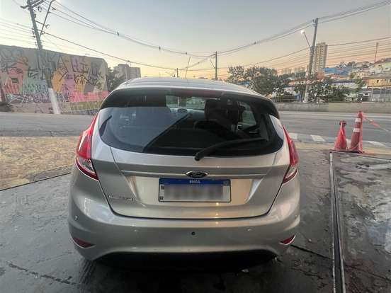 FORD-FIESTA-1.6 SE HATCH 16V FLEX 4P POWERSHIFT FORD-FIESTA-2014