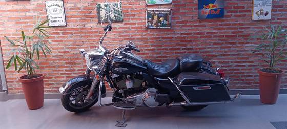 HARLEY-DAVIDSON ROAD KING CLASSIC 