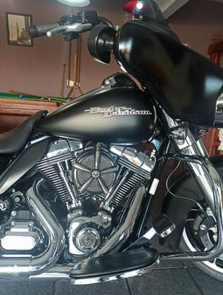 HARLEY-DAVIDSON STREET GLIDE 