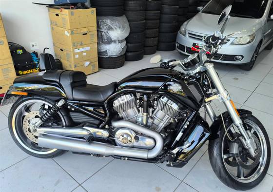 HARLEY-DAVIDSON V-ROD 10TH ANNIVERSARY EDITION 