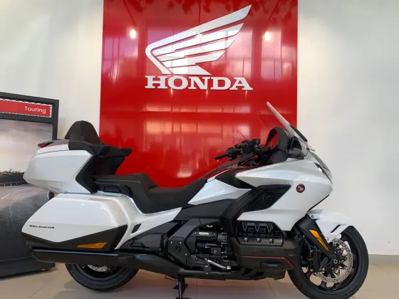 HONDA GL 1800 GOLD WING TOUR HONDA GL 1800 GOLD WING TOUR