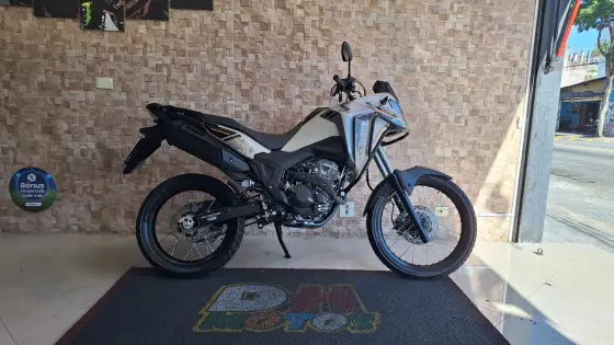 HONDA XRE 300 SAHARA ADVENTURE HONDA XRE 300 SAHARA ADVENTURE