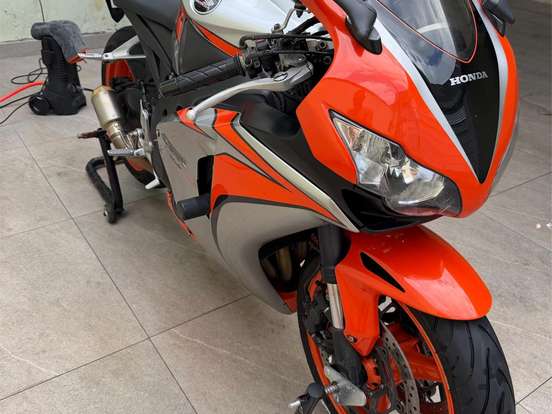 HONDA-CBR 1000RR FIREBLADE HONDA-CBR 1000RR FIREBLADE-2010