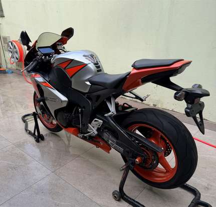 HONDA-CBR 1000RR FIREBLADE-2010