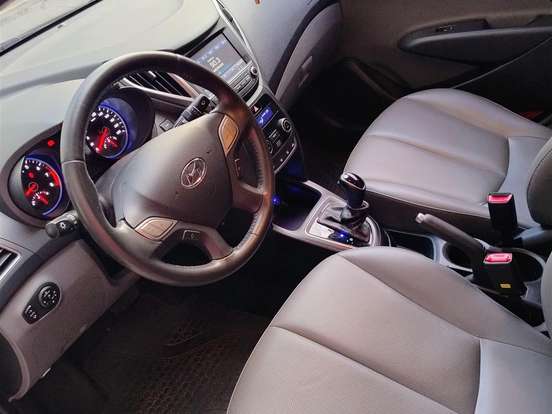 HYUNDAI-HB20S-1.6 PREMIUM 16V FLEX 4P AUTOMÁTICO HYUNDAI-HB20S-2018