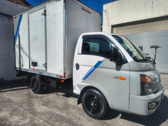 HYUNDAI HR 2.5 LONGO SEM CAÇAMBA 4X2 16V 130CV TURBO INTERCOOLER DIESEL 2P MANUAL