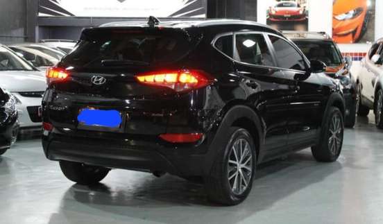 HYUNDAI-TUCSON-1.6 16V T-GDI GASOLINA GL ECOSHIFT HYUNDAI-TUCSON-2017