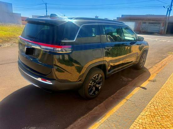 JEEP-COMMANDER-2025