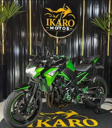 KAWASAKI-Z900-2022