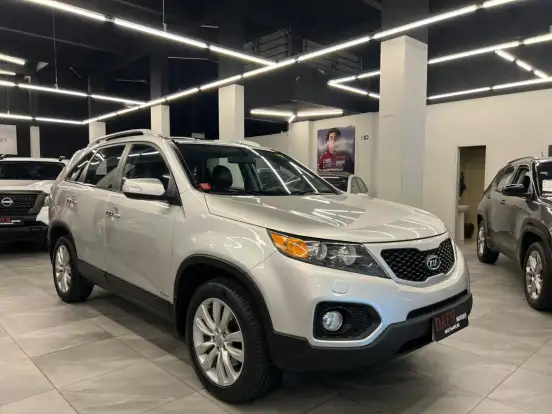 KIA-SORENTO-3.5 V6 GASOLINA EX 7L 4WD AUTOMÁTICO KIA-SORENTO-2012