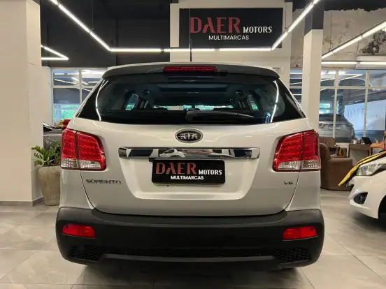 KIA-SORENTO-3.5 V6 GASOLINA EX 7L 4WD AUTOMÁTICO KIA-SORENTO-2012