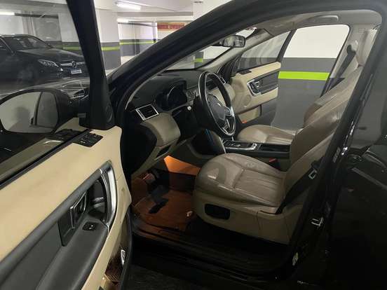 LAND ROVER-DISCOVERY SPORT-2017