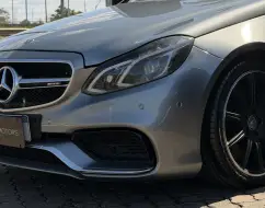 MERCEDES-BENZ E 63 AMG 5.5 V8 32V BI-TURBO GASOLINA 4P AUTOMÁTICO MERCEDES-BENZ E 63 AMG 5.5 V8 32V BI-TURBO GASOLINA 4P AUTOMÁTICO