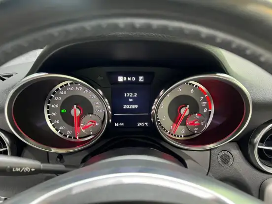 MERCEDES-BENZ-SLK 200-2011