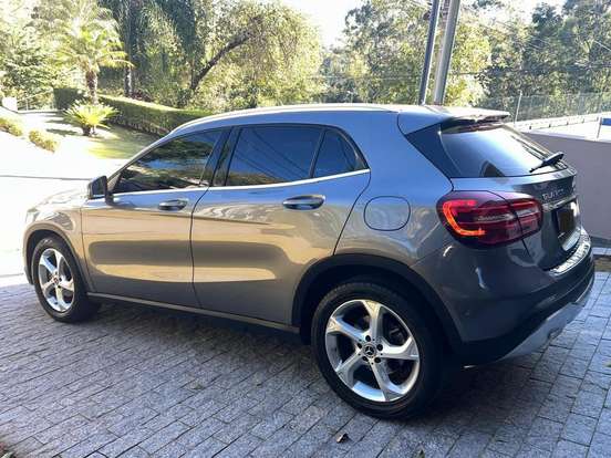 MERCEDES-BENZ-GLA 200-2018