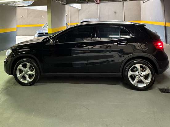 MERCEDES-BENZ-GLA 200-2018