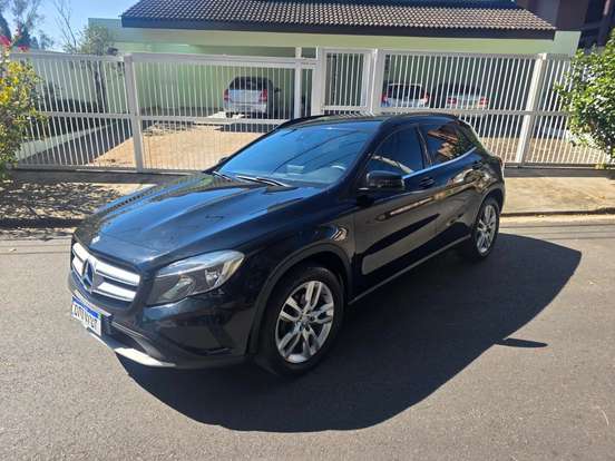 MERCEDES-BENZ-GLA 200-2016