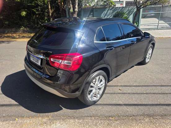 MERCEDES-BENZ-GLA 200-2016