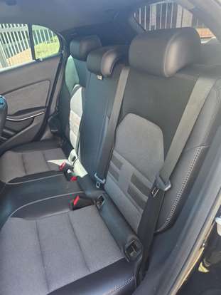 MERCEDES-BENZ-GLA 200-2016