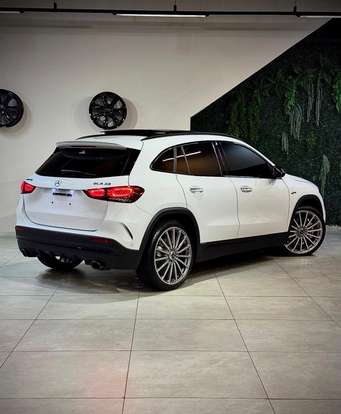 MERCEDES-BENZ-GLA 35 AMG-2022