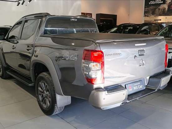 MITSUBISHI-L200 TRITON-2.4 16V TURBO DIESEL SPORT OUTDOOR PLUS CD 4P 4X4 AUTOMÁTICO MITSUBISHI-L200 TRITON-2024