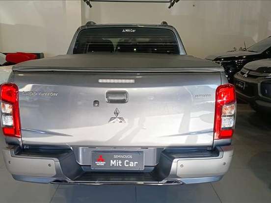 MITSUBISHI-L200 TRITON-2.4 16V TURBO DIESEL SPORT OUTDOOR PLUS CD 4P 4X4 AUTOMÁTICO MITSUBISHI-L200 TRITON-2024