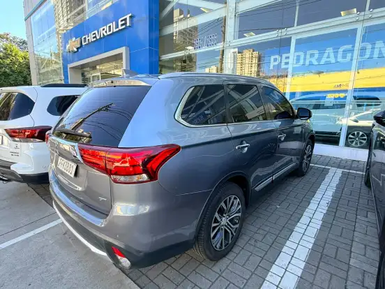 MITSUBISHI-OUTLANDER-2017