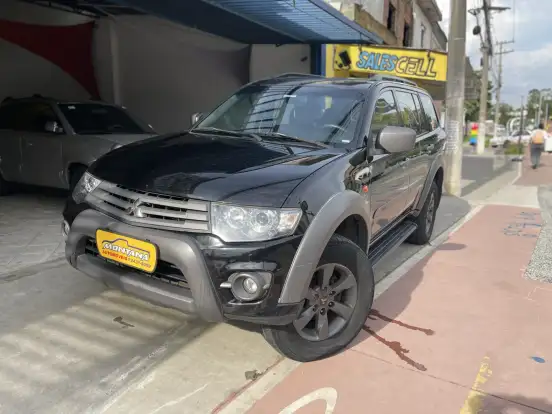 MITSUBISHI-PAJERO-2017