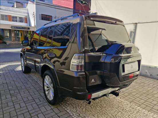 MITSUBISHI-PAJERO FULL-3.2 HPE 4X4 16V TURBO INTERCOOLER DIESEL 4P AUTOMÁTICO MITSUBISHI-PAJERO FULL-2017