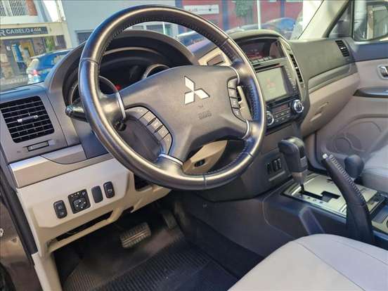 MITSUBISHI-PAJERO FULL-3.2 HPE 4X4 16V TURBO INTERCOOLER DIESEL 4P AUTOMÁTICO MITSUBISHI-PAJERO FULL-2017