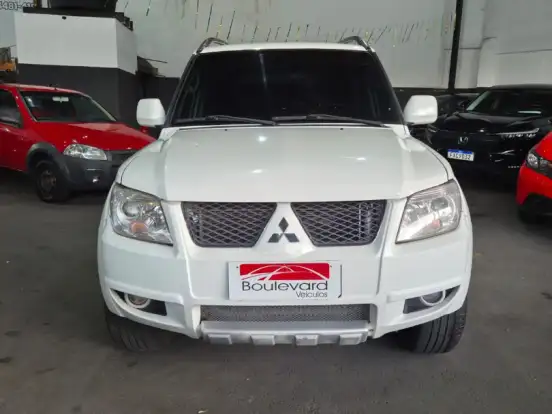 MITSUBISHI-PAJERO TR4-2.0 4X4 16V 140CV FLEX 4P AUTOMÁTICO MITSUBISHI-PAJERO TR4-2012