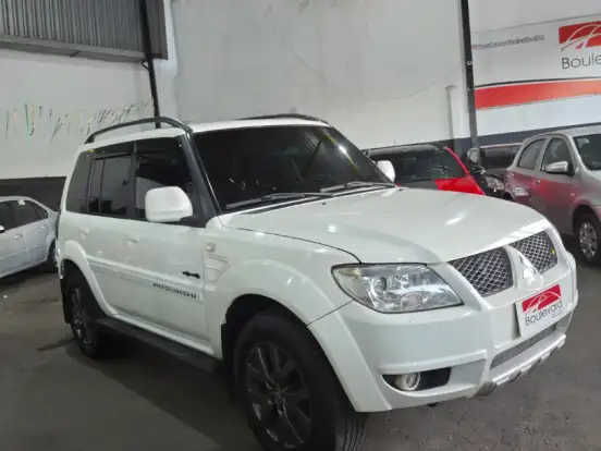 MITSUBISHI-PAJERO TR4-2.0 4X4 16V 140CV FLEX 4P AUTOMÁTICO MITSUBISHI-PAJERO TR4-2012