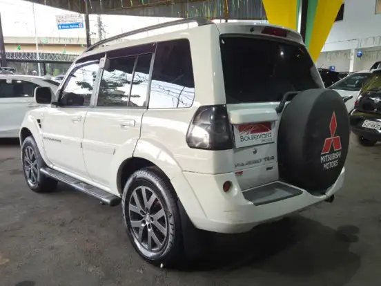 MITSUBISHI-PAJERO TR4-2.0 4X4 16V 140CV FLEX 4P AUTOMÁTICO MITSUBISHI-PAJERO TR4-2012