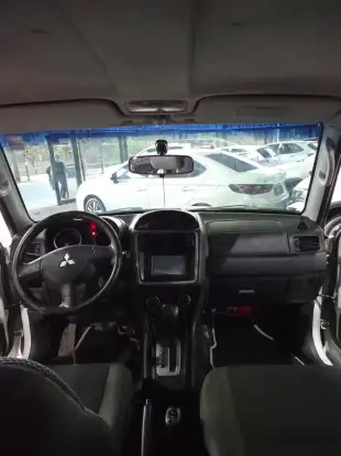 MITSUBISHI-PAJERO TR4-2012