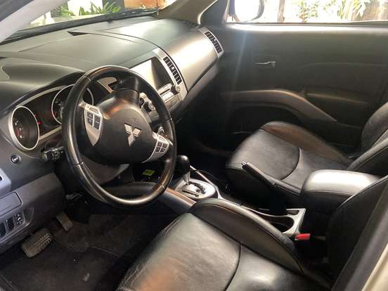 MITSUBISHI-OUTLANDER-2.0 16V GASOLINA 4P AUTOMÁTICO MITSUBISHI-OUTLANDER-2013