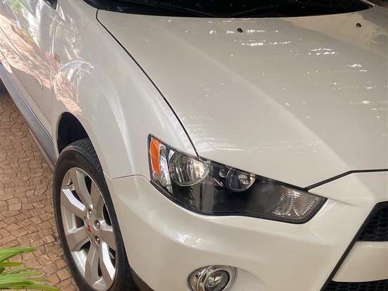 MITSUBISHI-OUTLANDER-2.0 16V GASOLINA 4P AUTOMÁTICO MITSUBISHI-OUTLANDER-2013