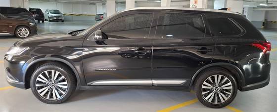 MITSUBISHI OUTLANDER 2.0 MIVEC GASOLINA HPE AUTOMÁTICO