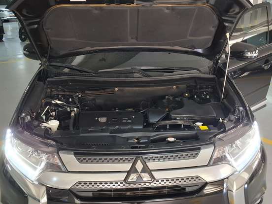 MITSUBISHI-OUTLANDER-2.0 MIVEC GASOLINA HPE AUTOMÁTICO MITSUBISHI-OUTLANDER-2018
