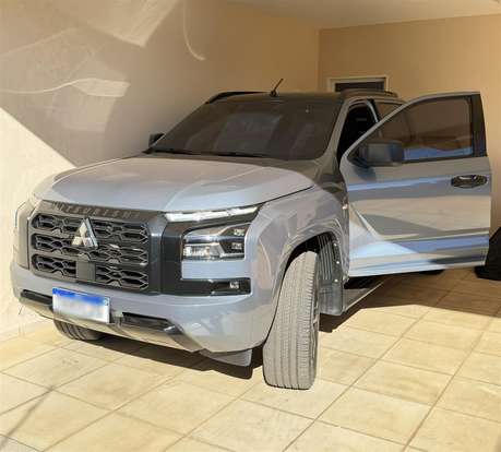 MITSUBISHI-TRITON-2025