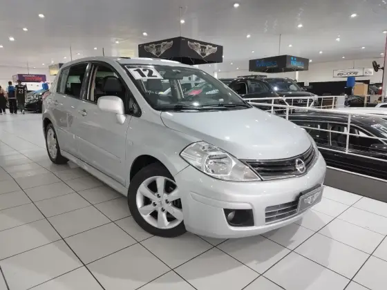 NISSAN TIIDA 1.8 SL 16V FLEX 4P MANUAL NISSAN TIIDA 1.8 SL 16V FLEX 4P MANUAL