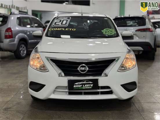 NISSAN-VERSA-2019