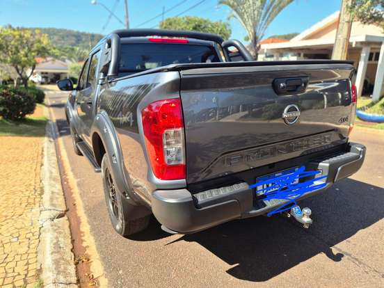 NISSAN-FRONTIER-2024