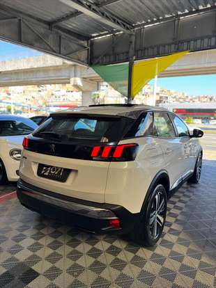 PEUGEOT-3008-2017